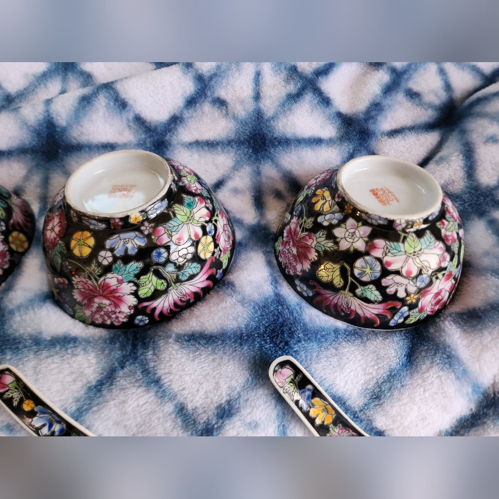 Jingdezhen 9 Peices Millefleur Famille Noire 4 Bowls, 4 Spoons & 1 Serving Spoon - Picture 6 of 12